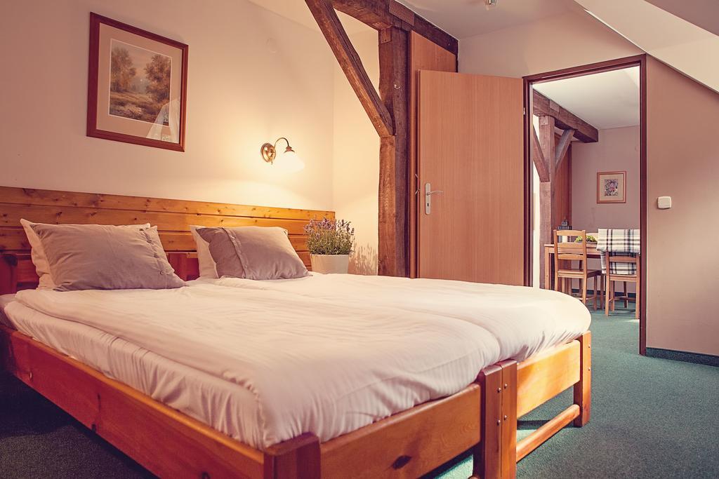 Hotel Gorski Czarna Gora Stronie Slaskie Ruang foto