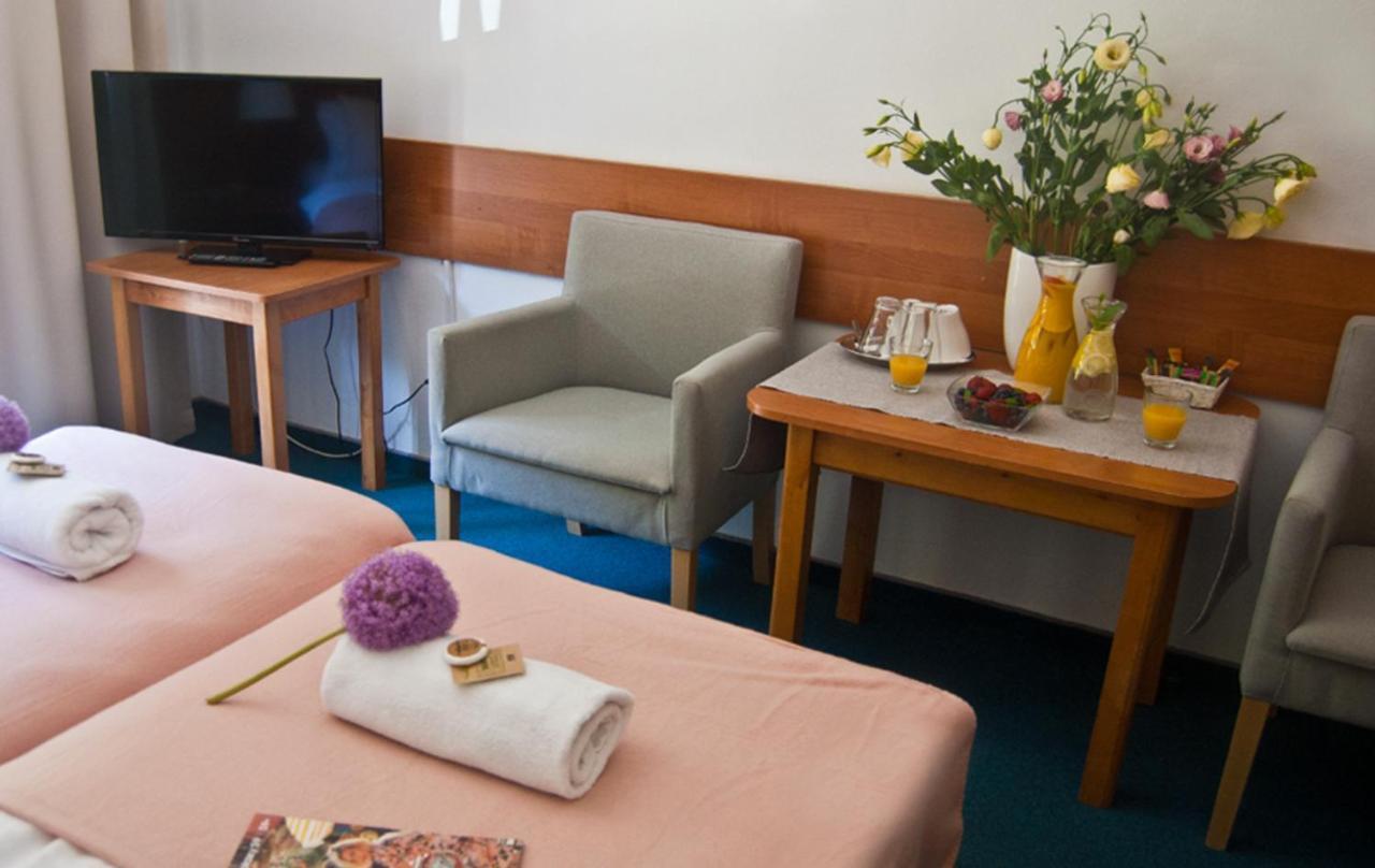 Hotel Gorski Czarna Gora Stronie Slaskie Bagian luar foto