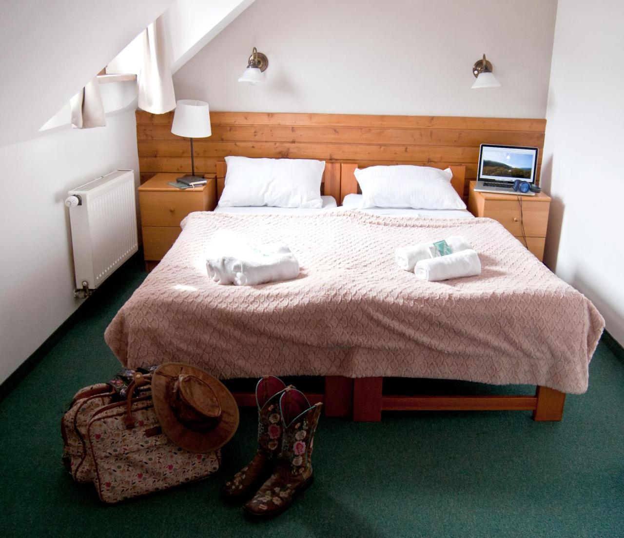 Hotel Gorski Czarna Gora Stronie Slaskie Bagian luar foto